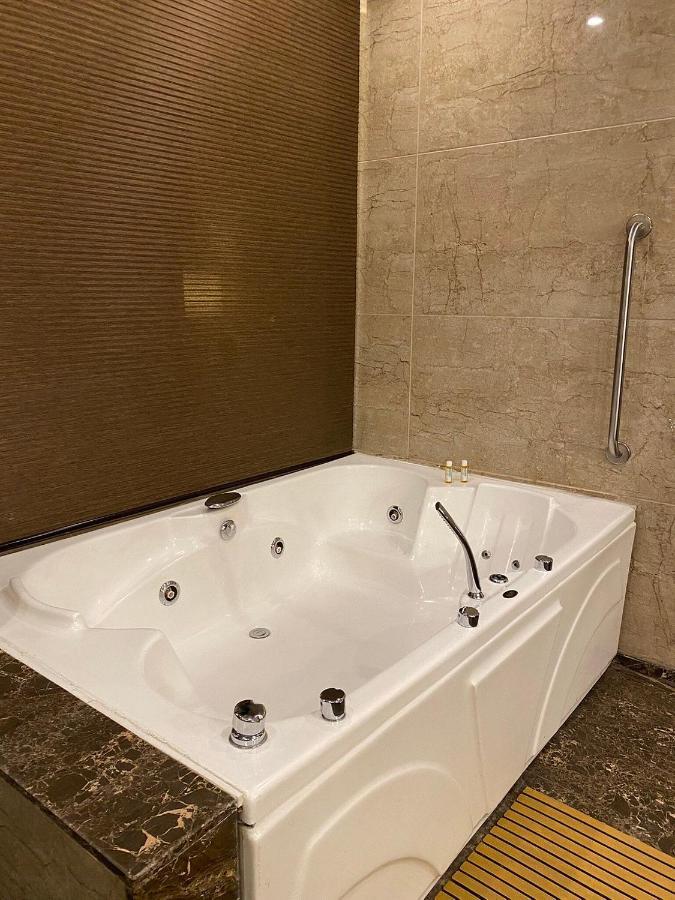 Four Points By Sheraton होटल Srinagar (Jammu and Kashmir)