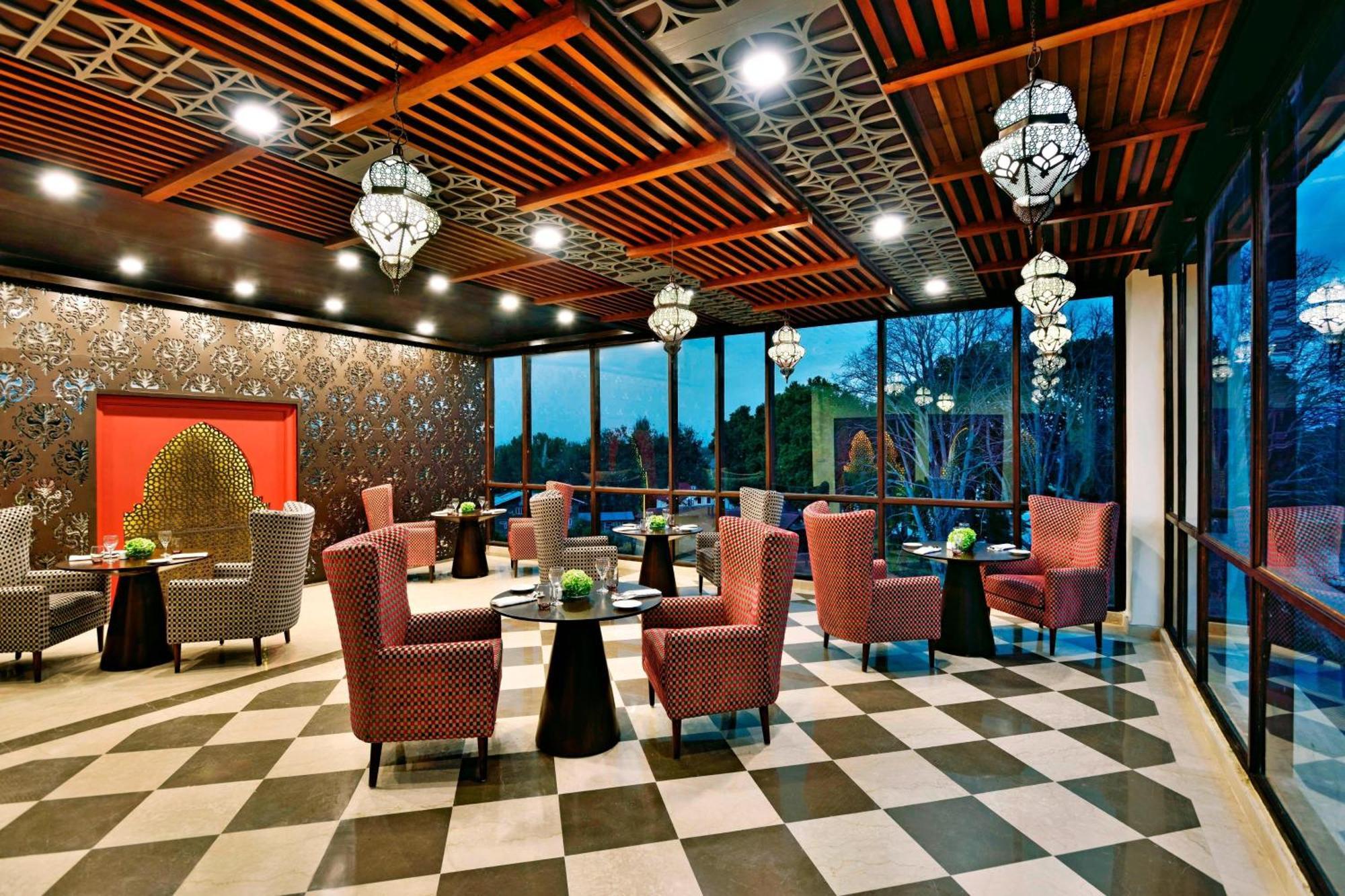 होटल Four Points By Sheraton Srinagar (Jammu and Kashmir)