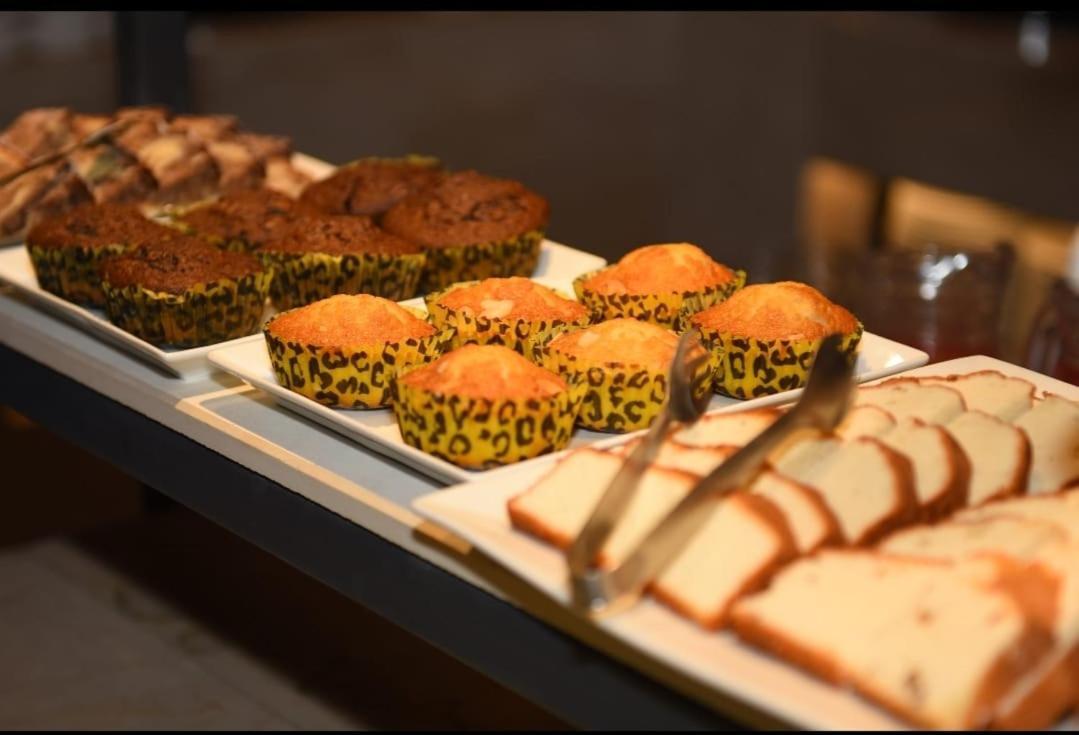 Four Points By Sheraton होटल 4*